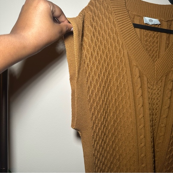 Women's Brown Sweater Vest - Picture 5 of 15